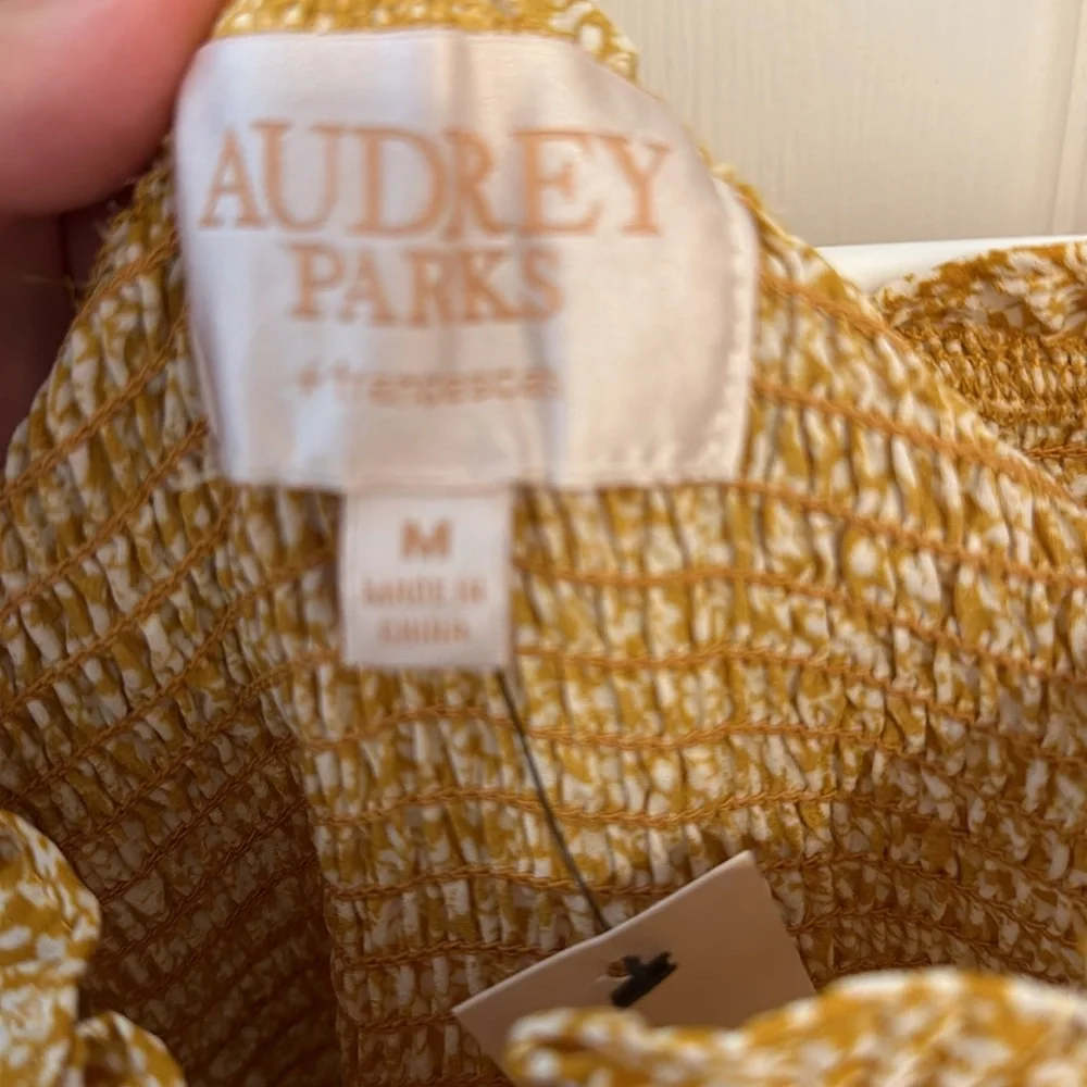 Francesca’s Dress - Picture 4 of 5